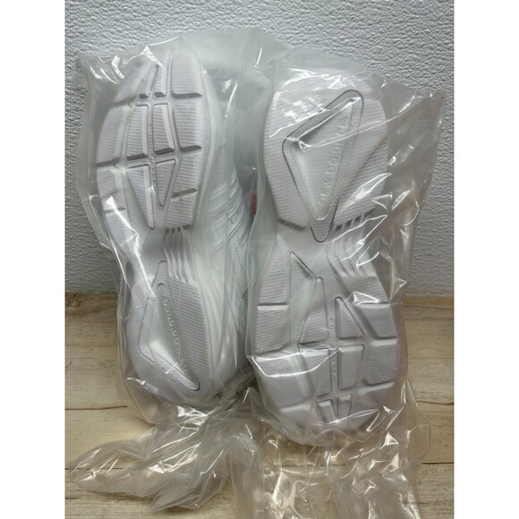 2018 New Balance 409 White Womens Athletic Sneakers Size 7.5 D Wide NOS - Picture 2 of 8